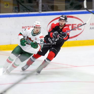 Нефтяник - Барс