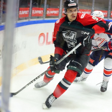 Нефтяник - Кристалл