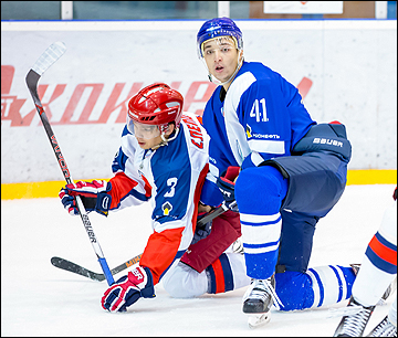 Алексей Слепцов (слева)