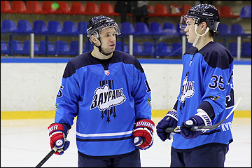 Максим Первухин (слева)