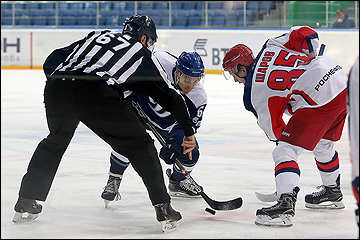 Александр Шаров (справа)