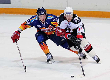 Иван Гавриленко (слева) в "Стальных лисах"