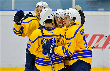 Никита Шацкий (слева)