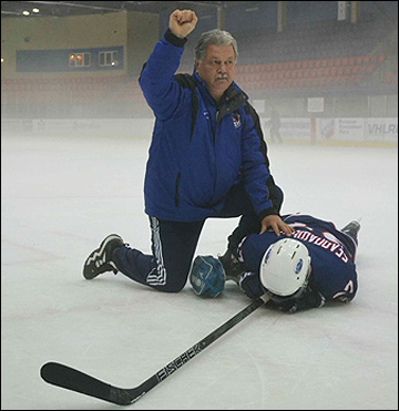 Владимир Кремлев за работой