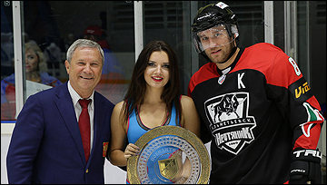 Алексей Широков (справа)