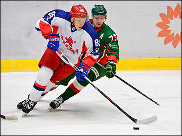 Александр Шаров (слева)