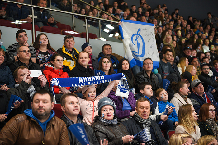 DinamoSPb_трибуны.jpg