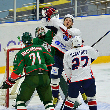 Иван Гавриленко (в белом)