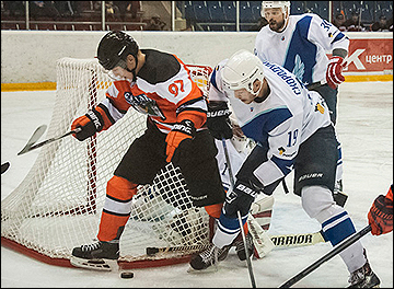 Валерий Горшков (слева)