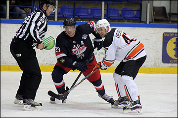 Максим Первухин в "Ермаке" (справа)