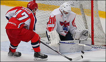 Никита Макеев (слева)