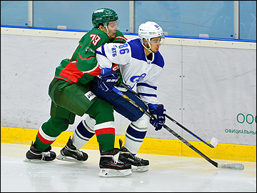 Егор Зайцев (справа)