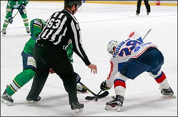 Антон Гловацкий (справа)