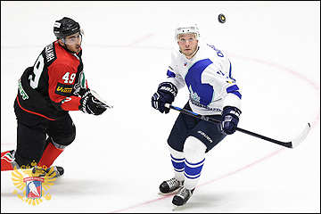 Артур Скородумов (справа)