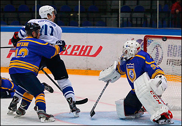 Дмитрий Кириллов (в центре)