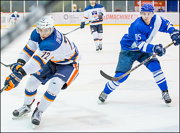 Артур Сарваров (справа)