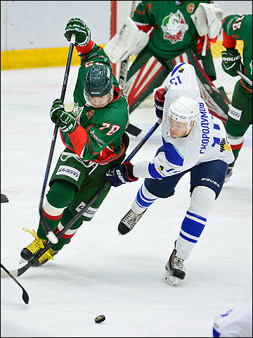 Артур Скородумов (справа)