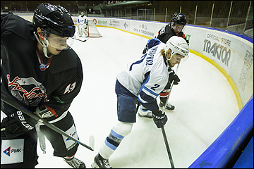 Артем Севанькаев (слева)