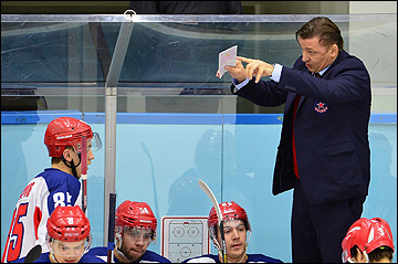 Дмитрий Ерофеев (справа)