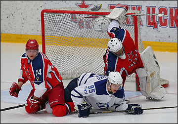 Александр Якименко (слева)